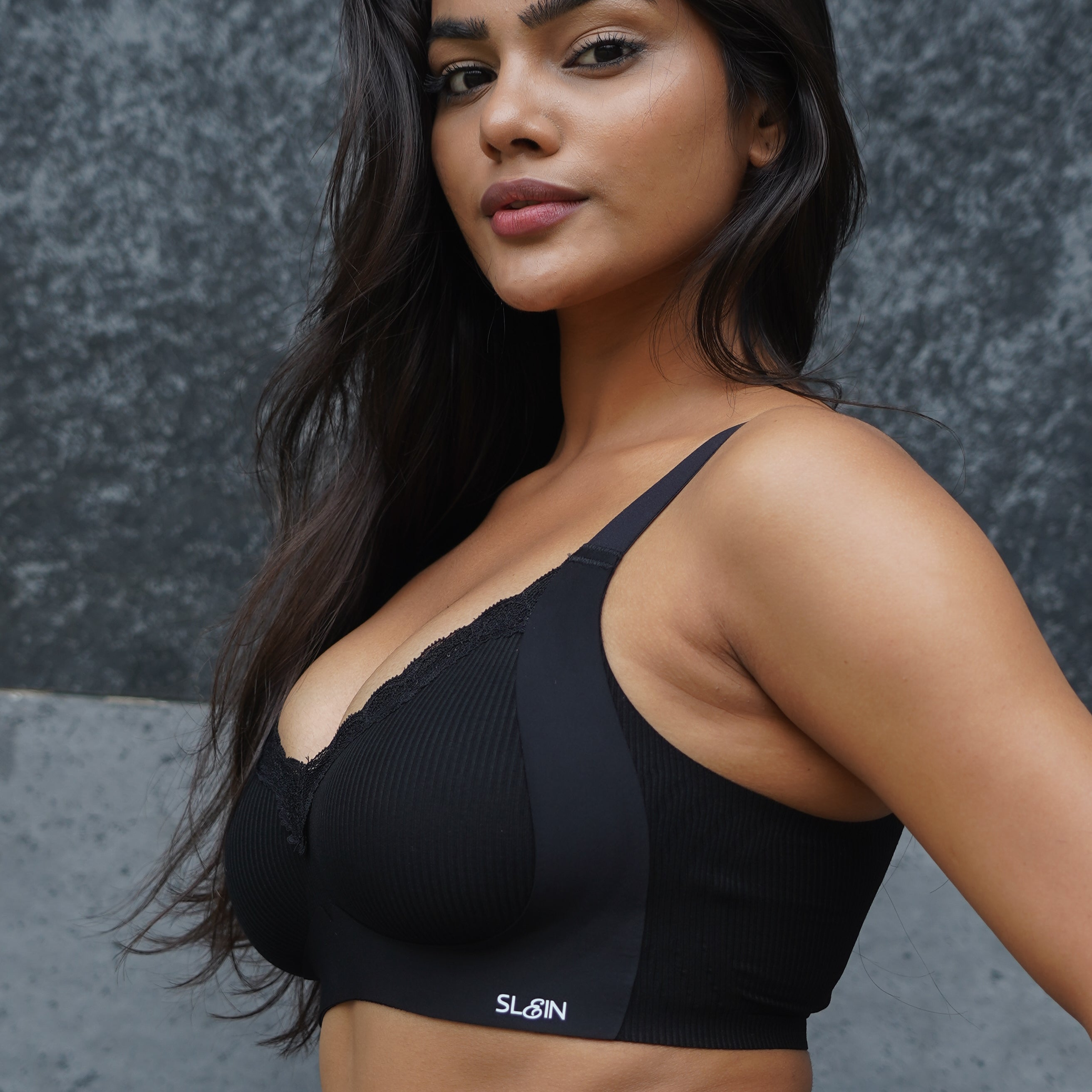 Full Coverage Laced Support Bra