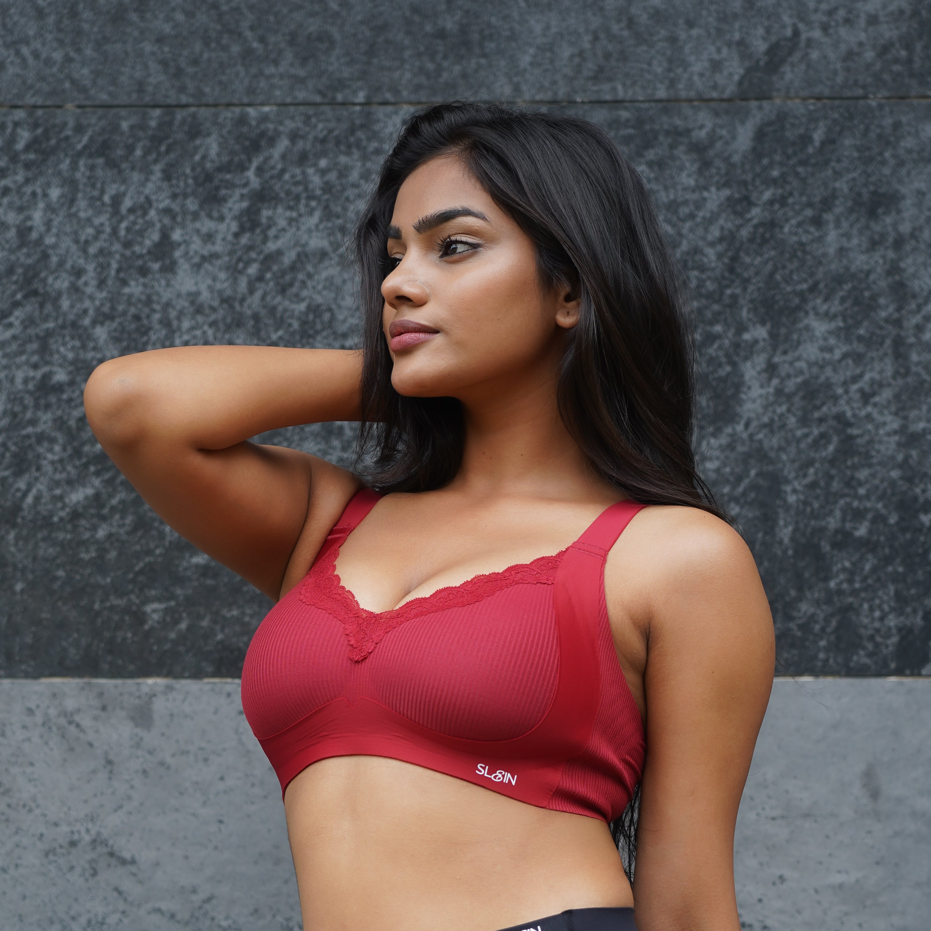 Full Coverage Laced Support Bra