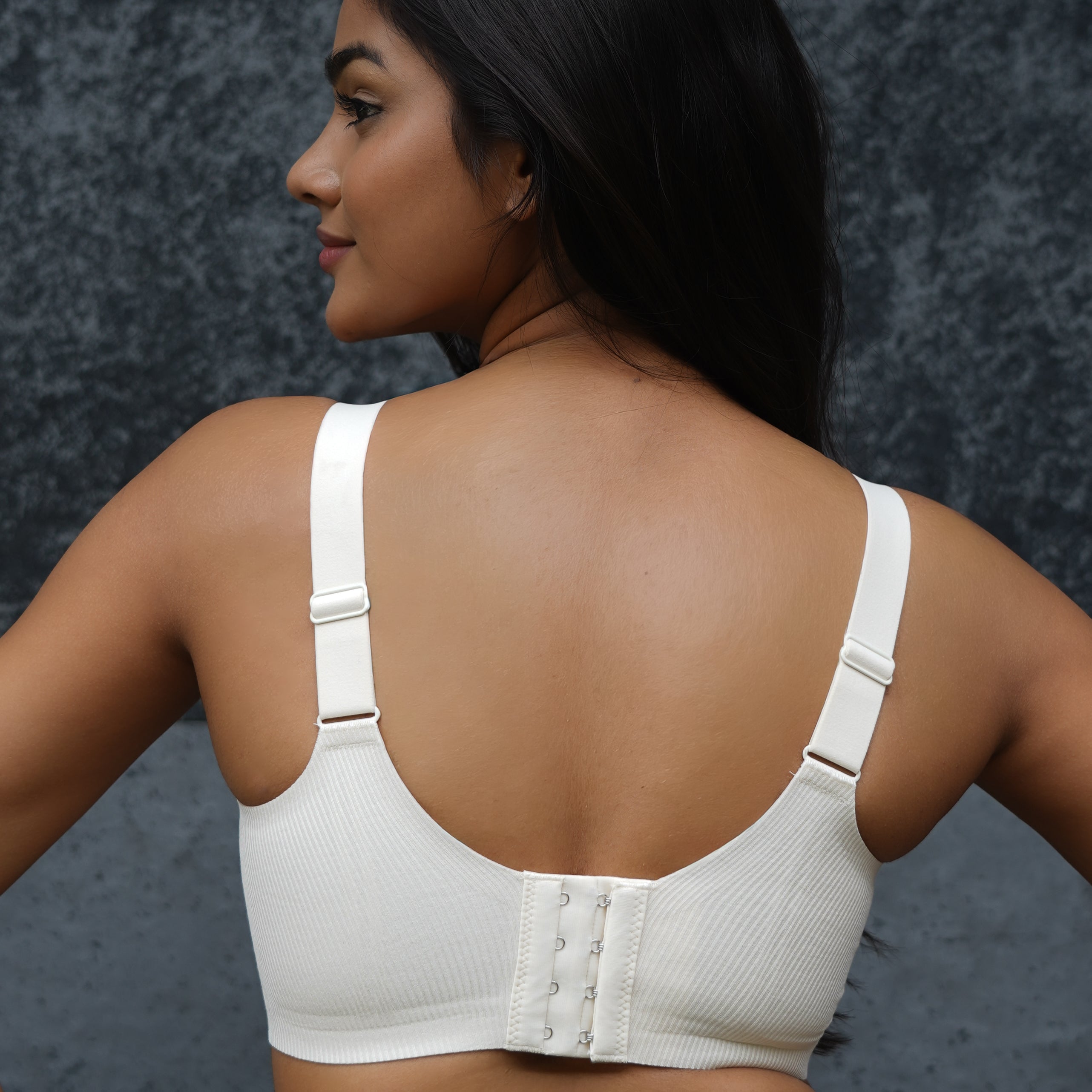 Full Coverage Laced Support Bra