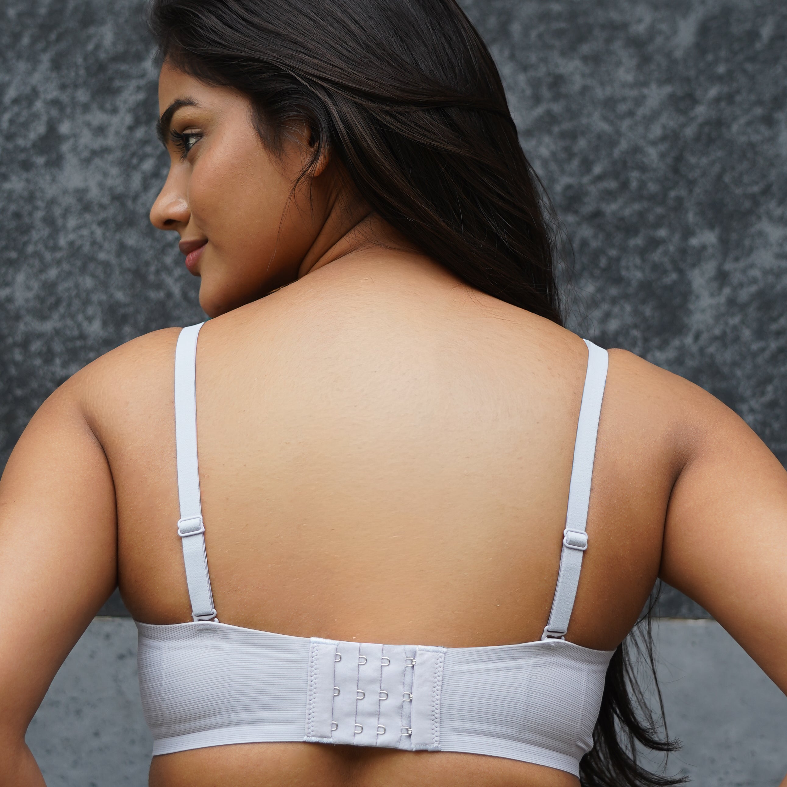 Bandeau-Style Wireless Bra With Scalloped Trim