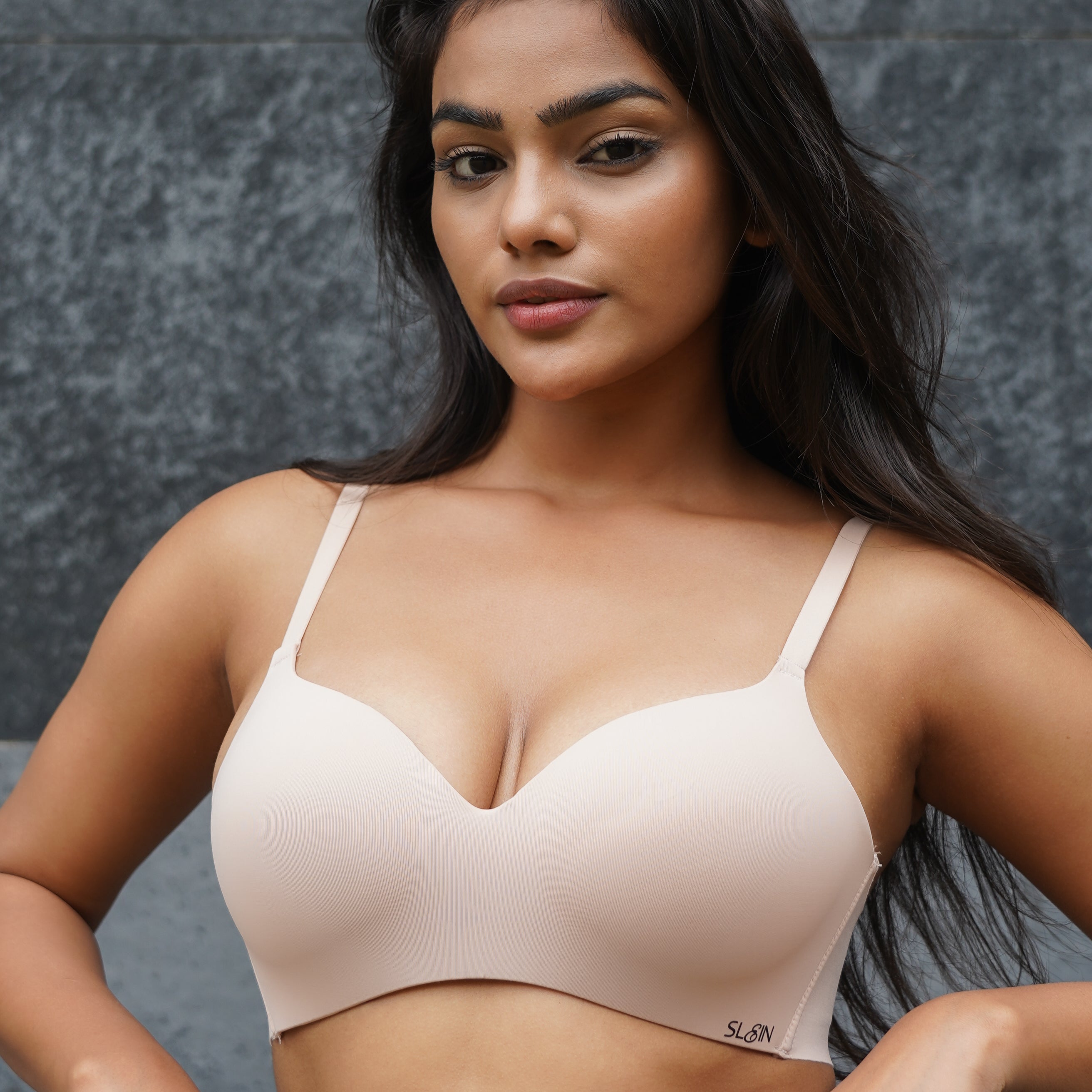Seamless Plunge Neck Bra