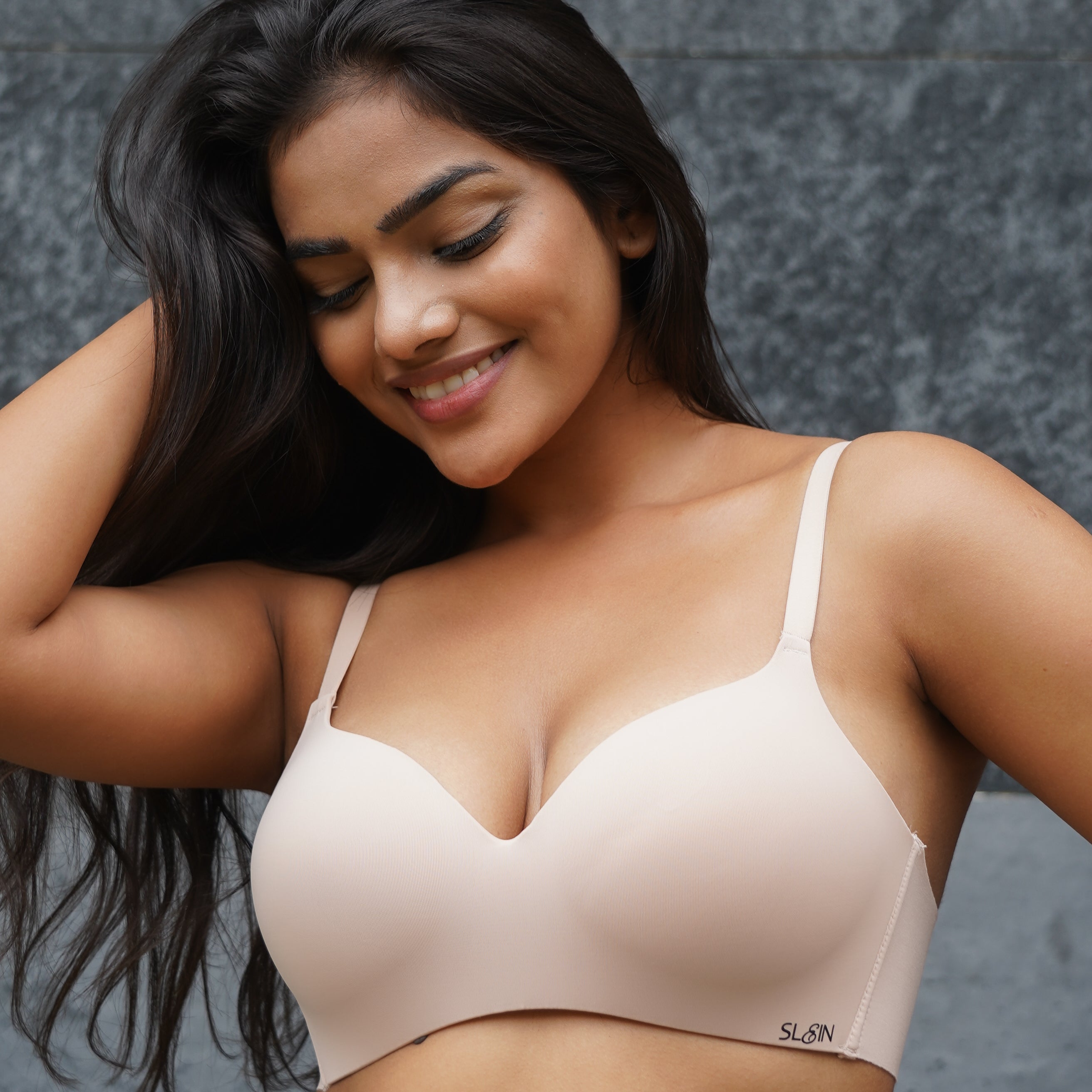 Seamless Plunge Neck Bra