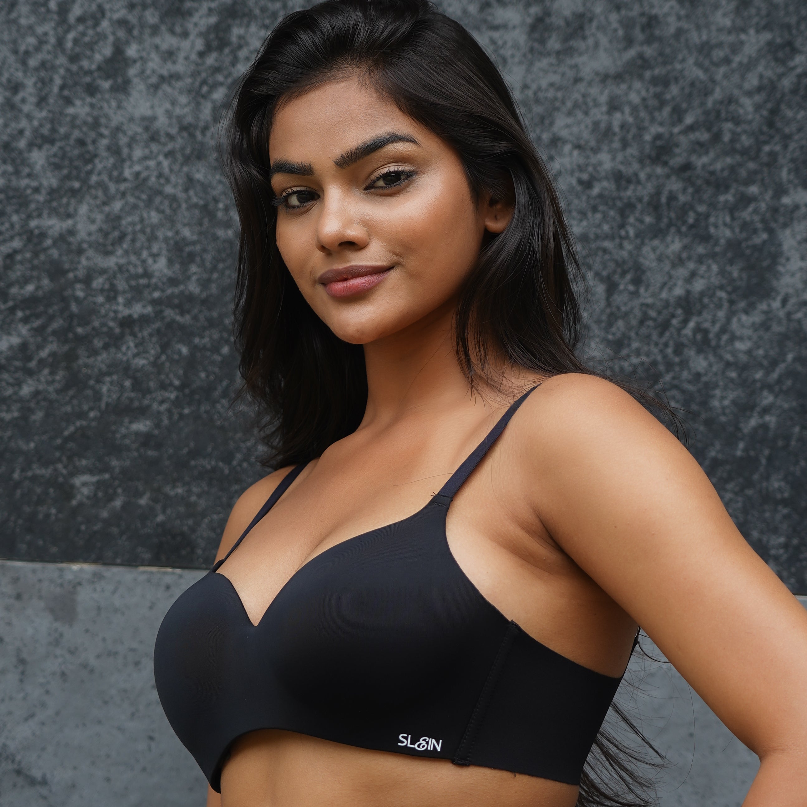 Seamless Plunge Neck Bra
