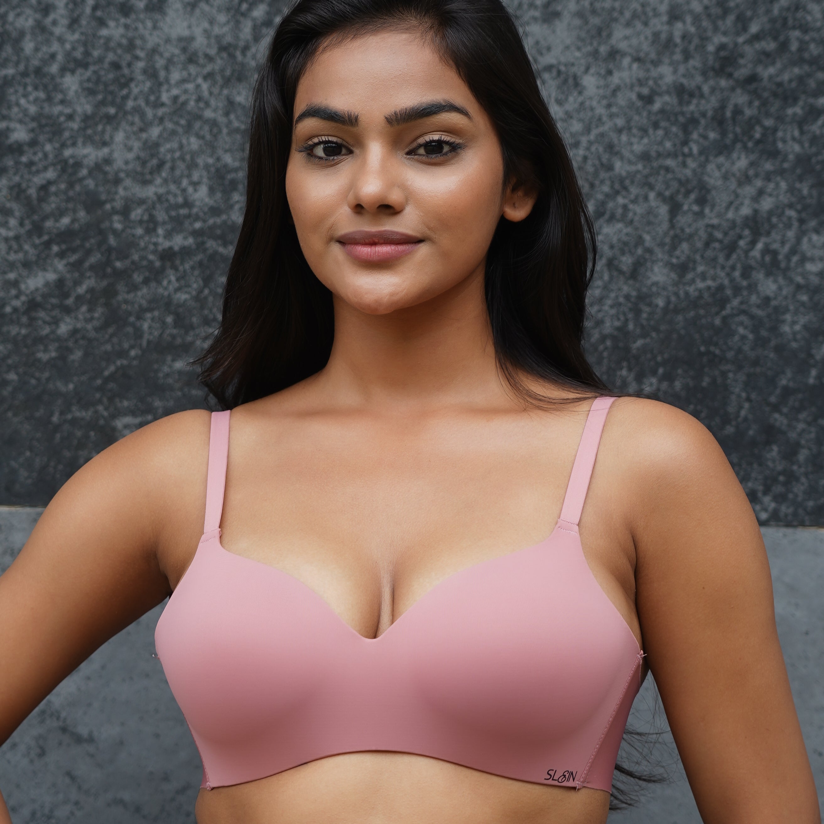 Seamless Plunge Neck Bra