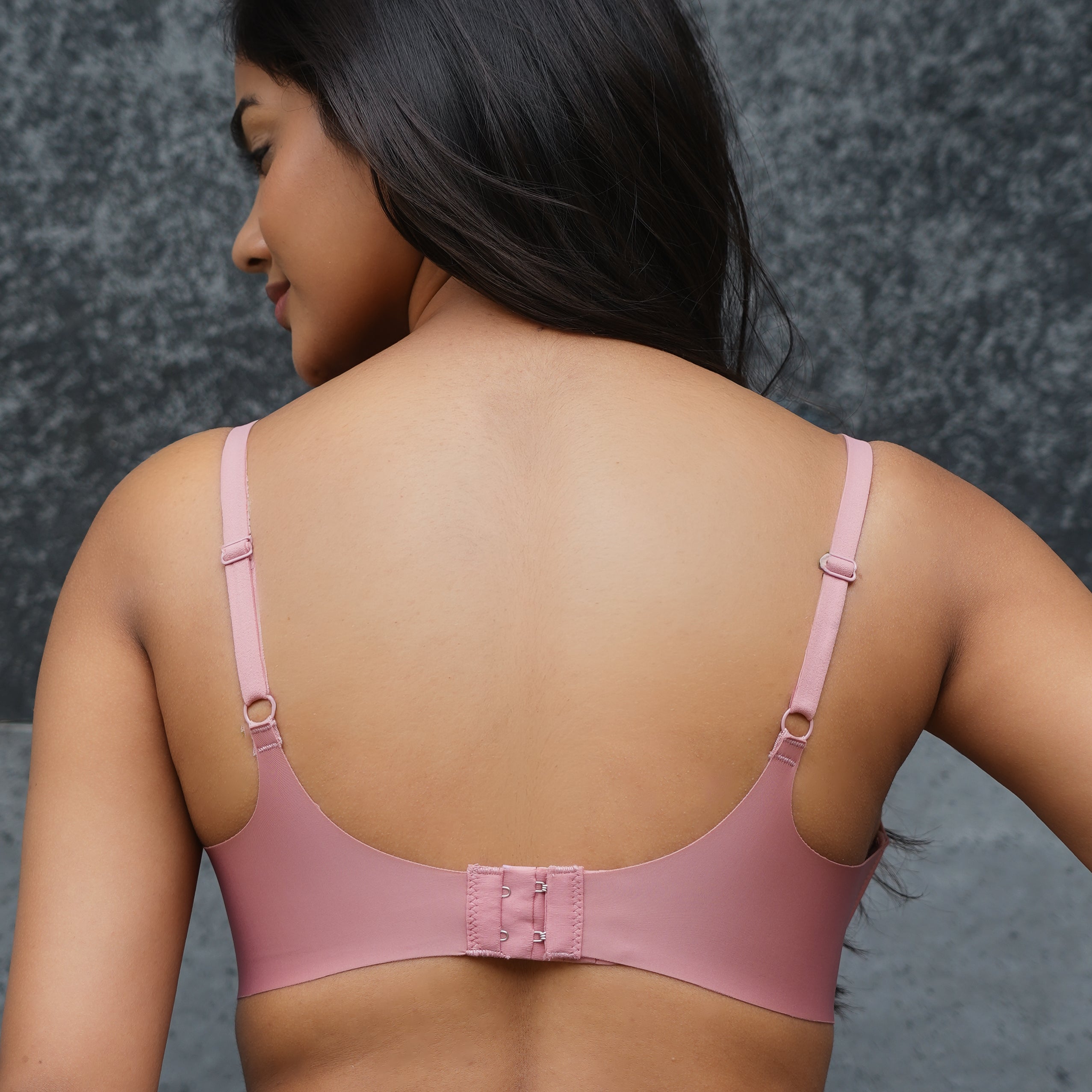 Seamless Plunge Neck Bra
