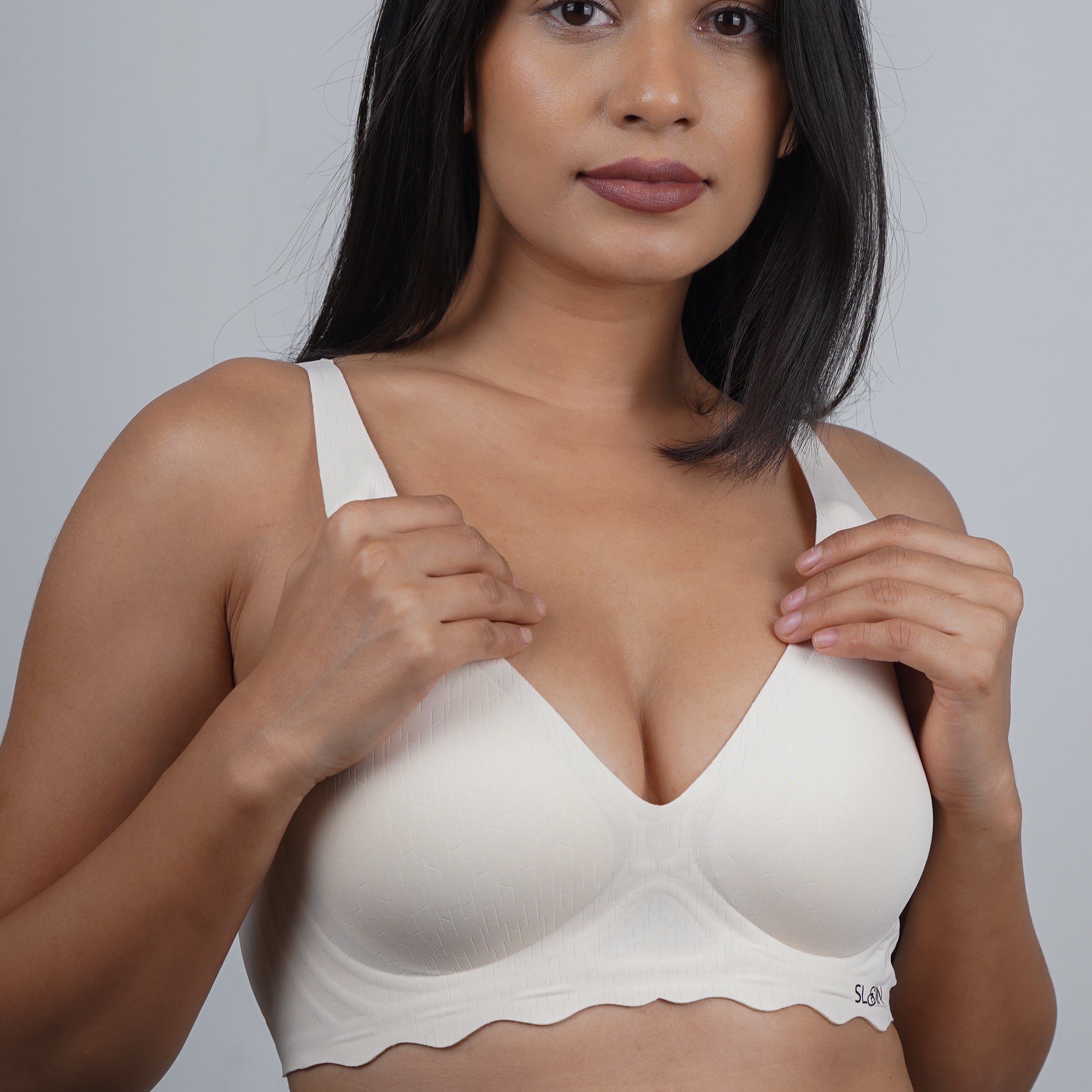 Super soft V-neck Everyday Seamless Bra