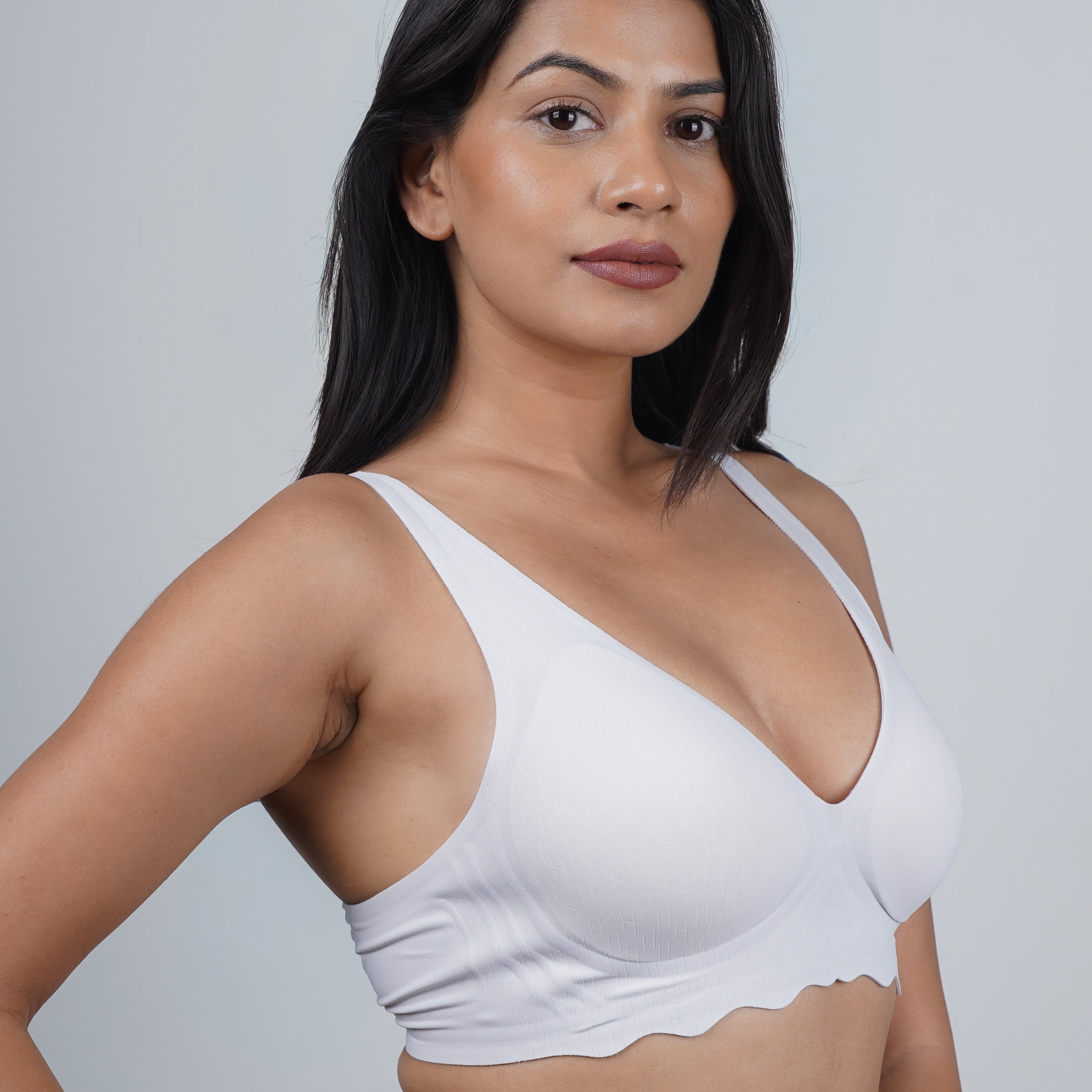 Super soft V-neck Everyday Seamless Bra