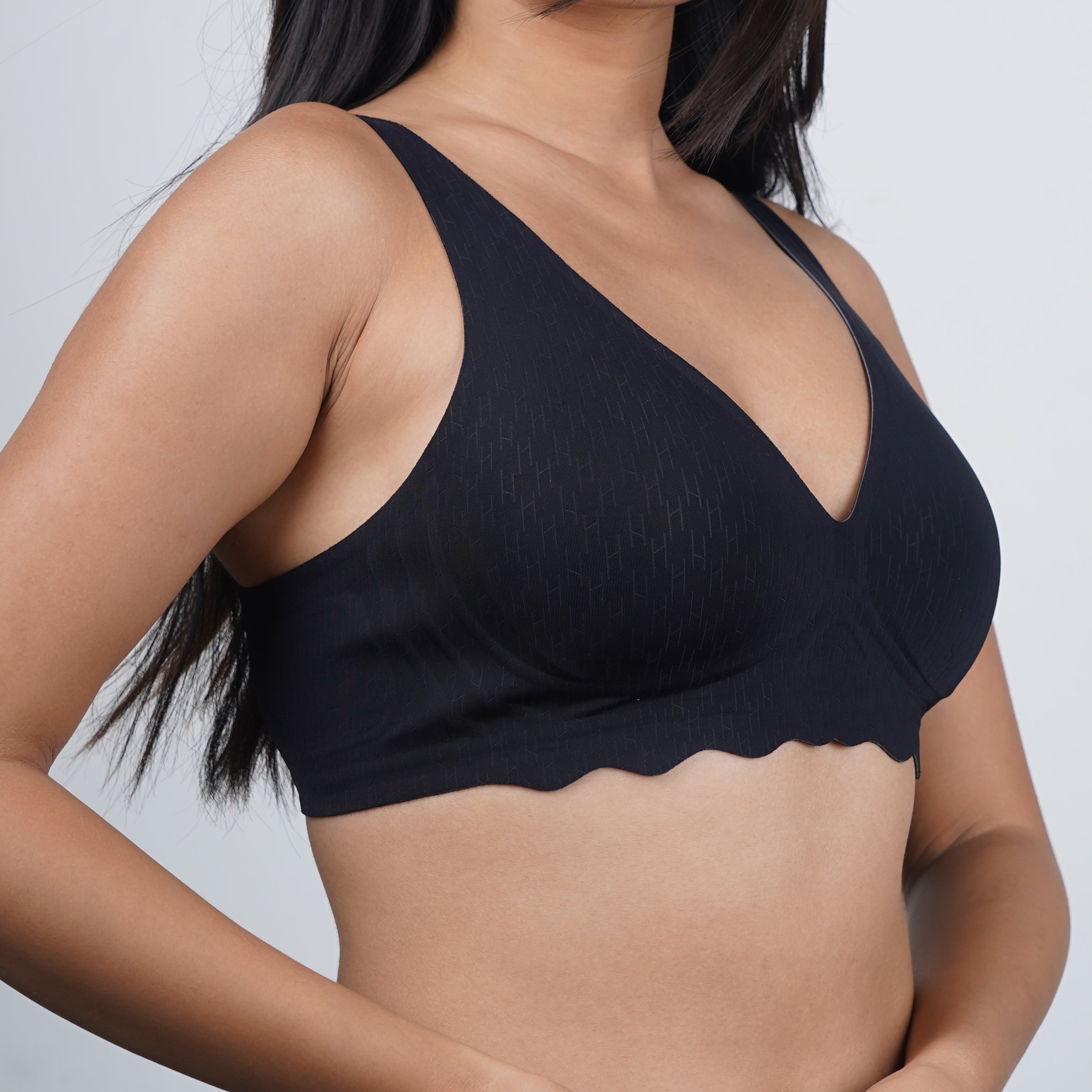 Super soft V-neck Everyday Seamless Bra
