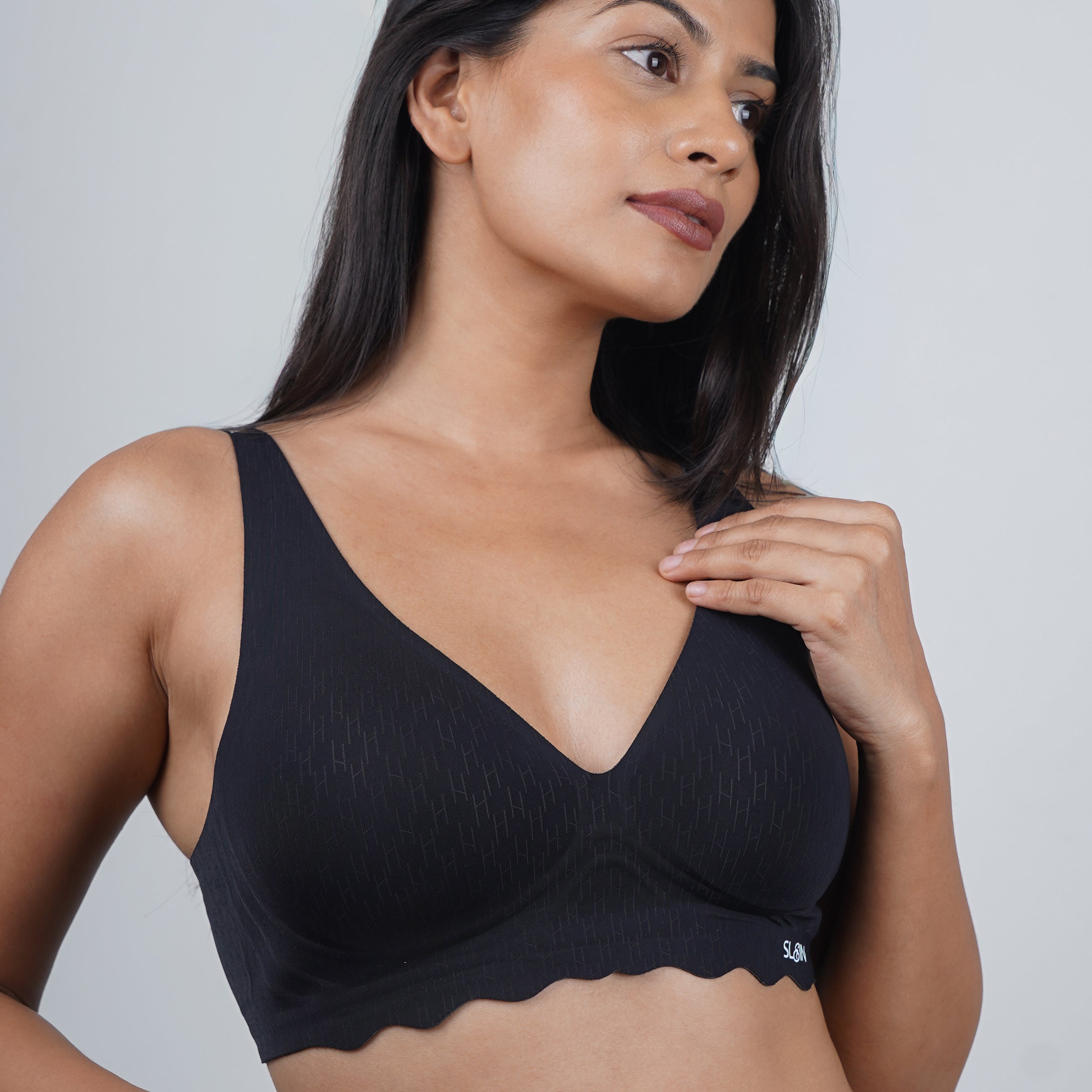 Super soft V-neck Everyday Seamless Bra