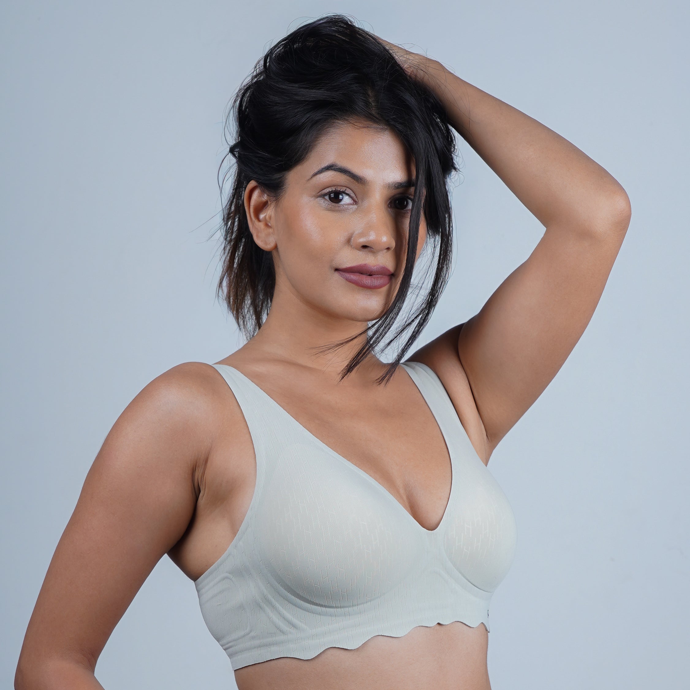 Super soft V-neck Everyday Seamless Bra