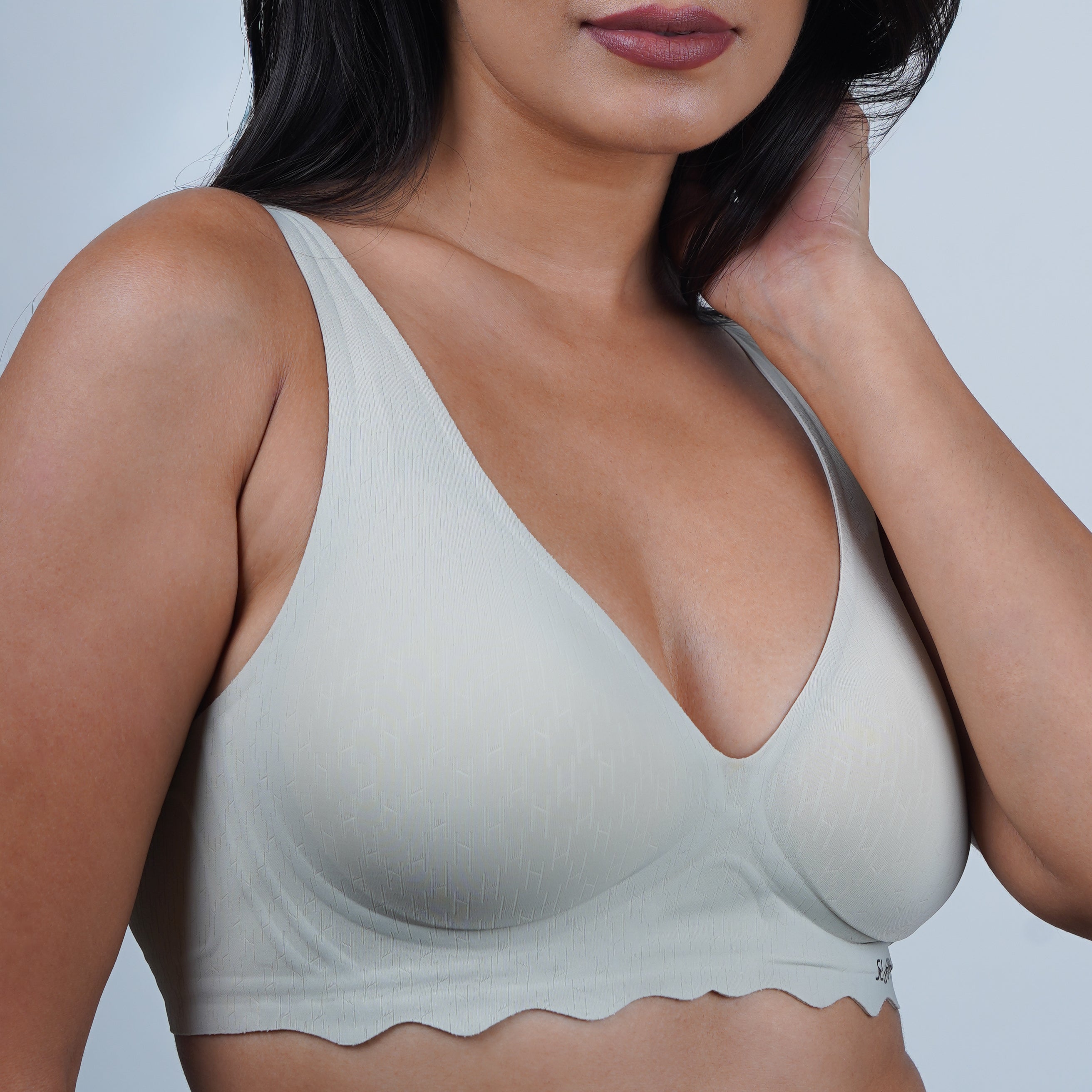 Super soft V-neck Everyday Seamless Bra