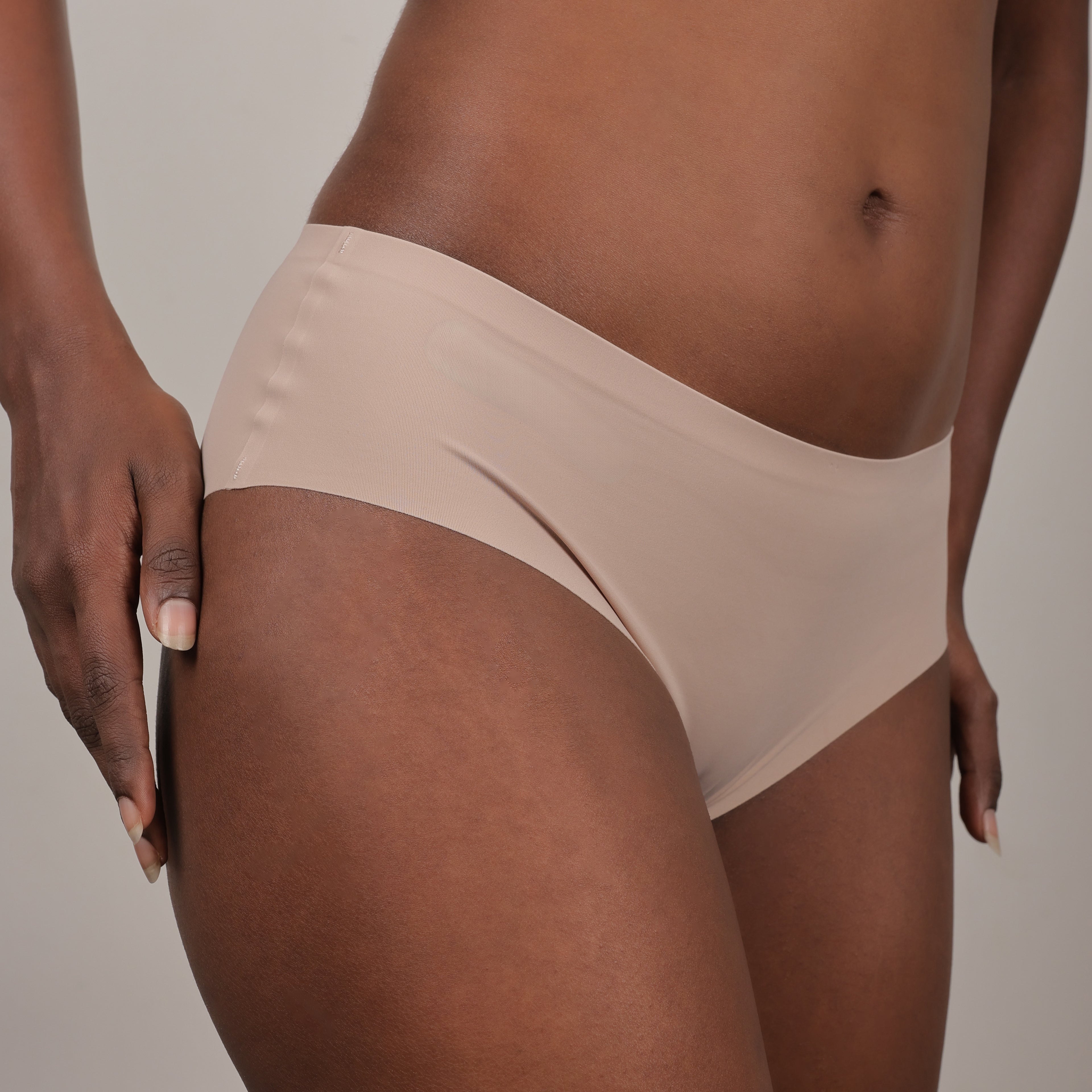 Seamless Mid Rise Thongs