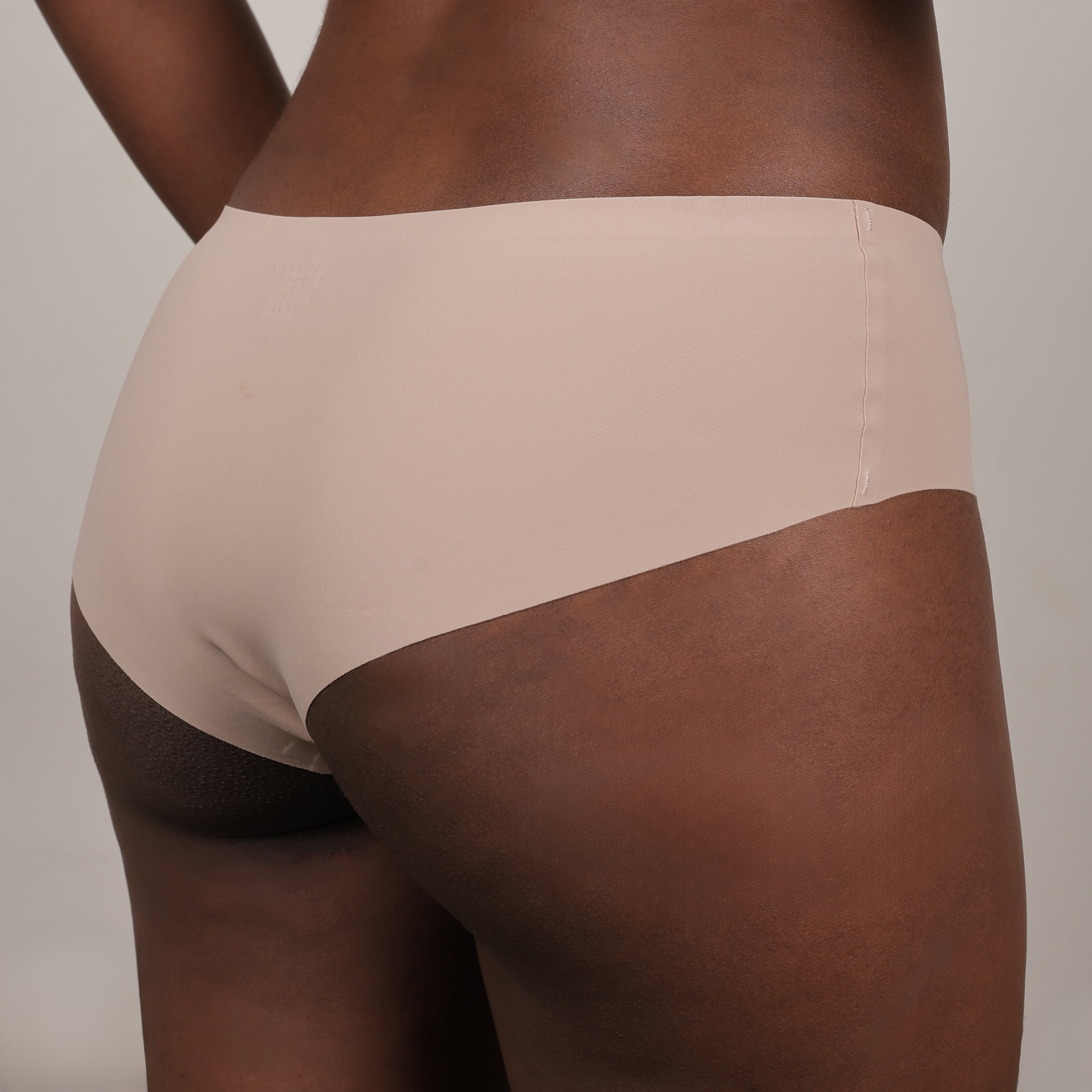 Seamless Mid Rise Thongs
